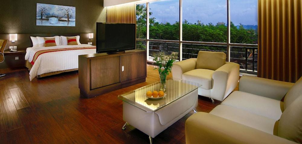Aston Jember Hotel & Conference Center Exterior foto