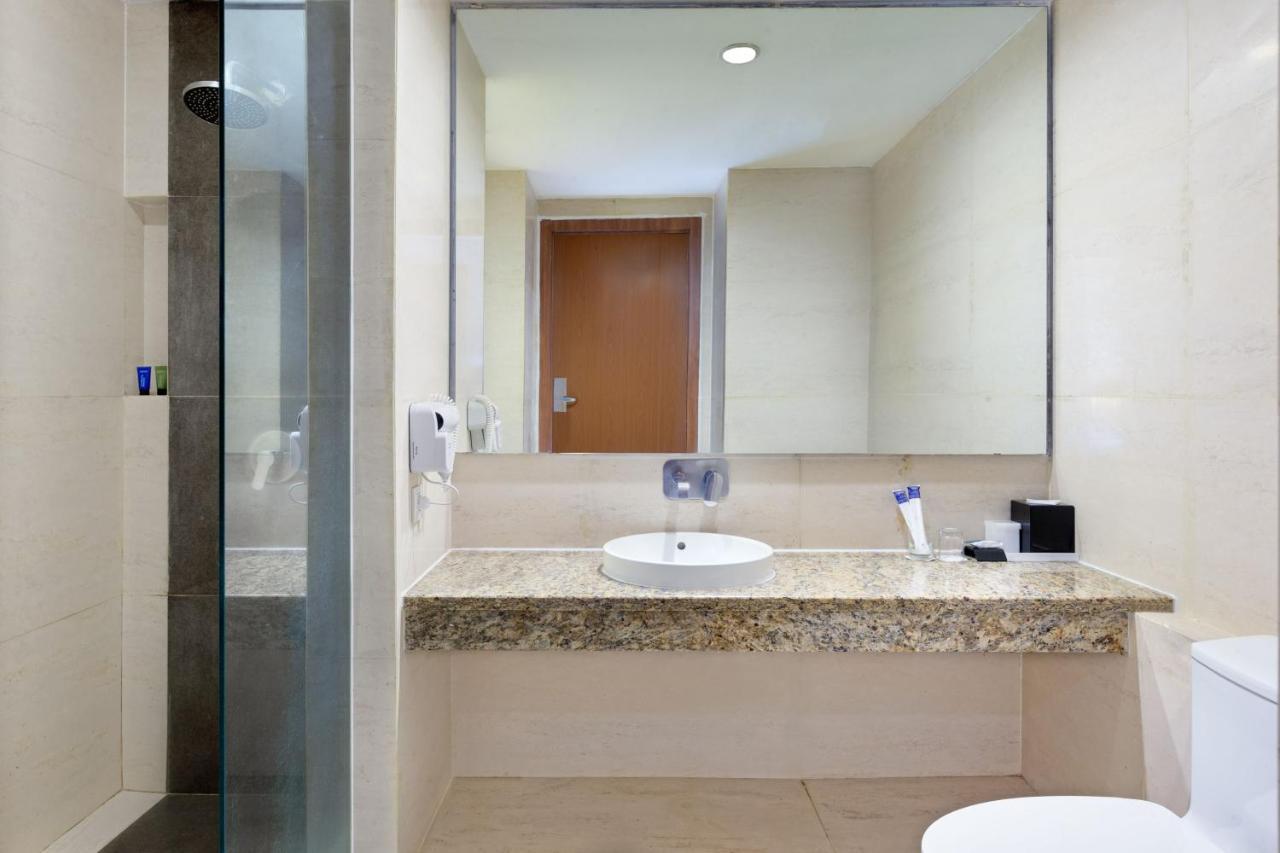 Aston Jember Hotel & Conference Center Exterior foto